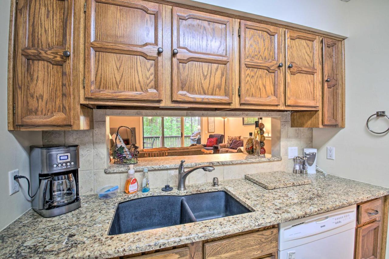 Hot Springs Village Retreat With Deck 3 Mi To Golf! Εξωτερικό φωτογραφία